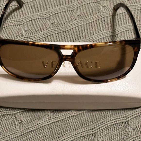 Versace Havana brown polarized sunglasses case & cleaning cloth. Minor scratches - Picture 6 of 9
